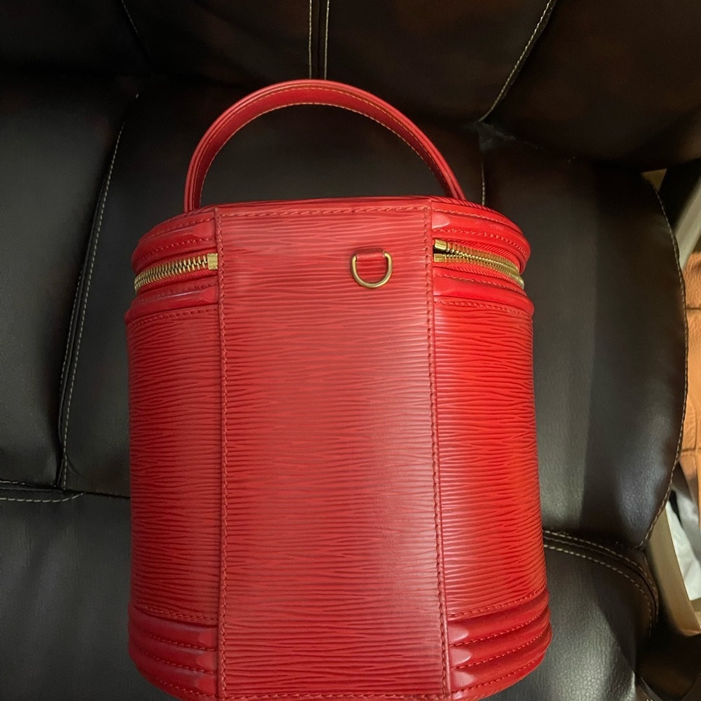 Louis Vuitton Bold Red Epi Leather Cosmetic Case - Picture 4 of 10